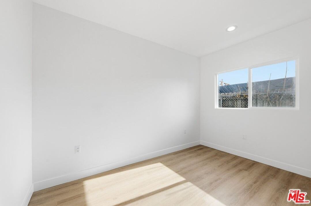 222 E Vernon Ave Unit 3/4 #3-4 - Photo 6 of 9