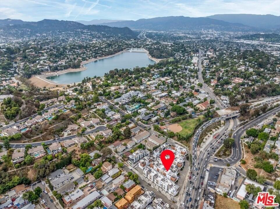 2205 Selig Dr - Photo 2 of 18