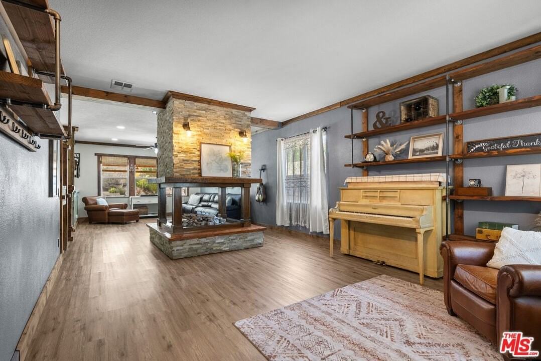 28123 Gibraltar Ln - Photo 3 of 43