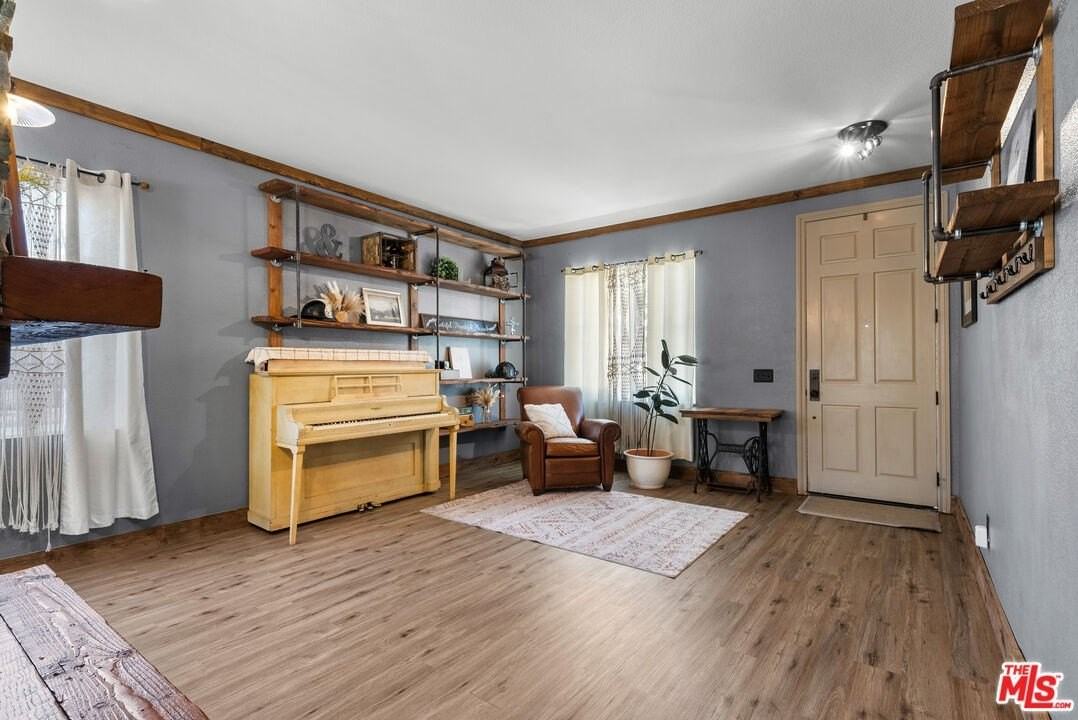 28123 Gibraltar Ln - Photo 4 of 43