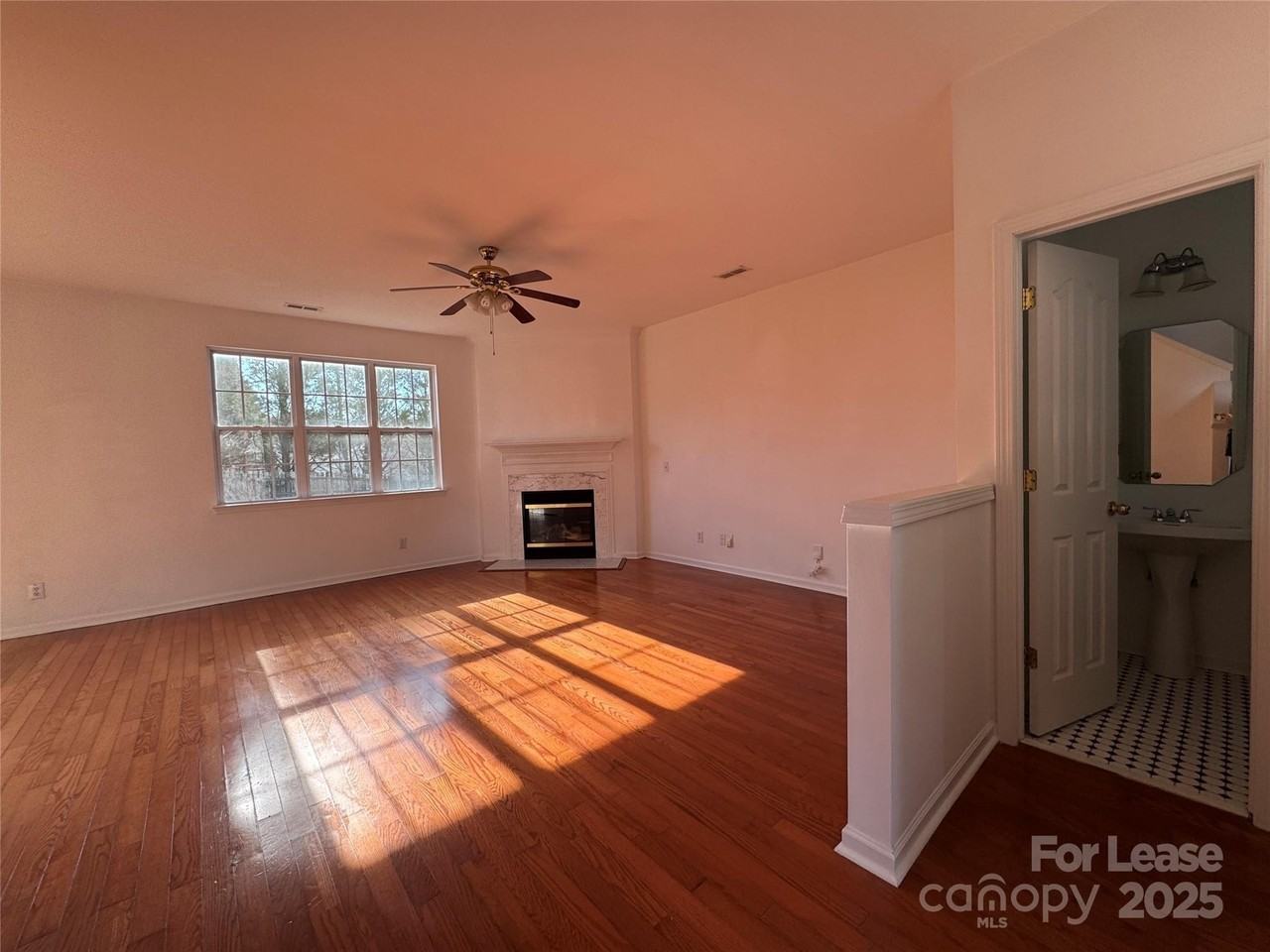 9920 Forest Run Ln - Photo 3 of 18