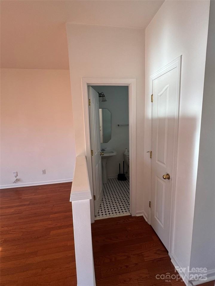 9920 Forest Run Ln - Photo 4 of 18