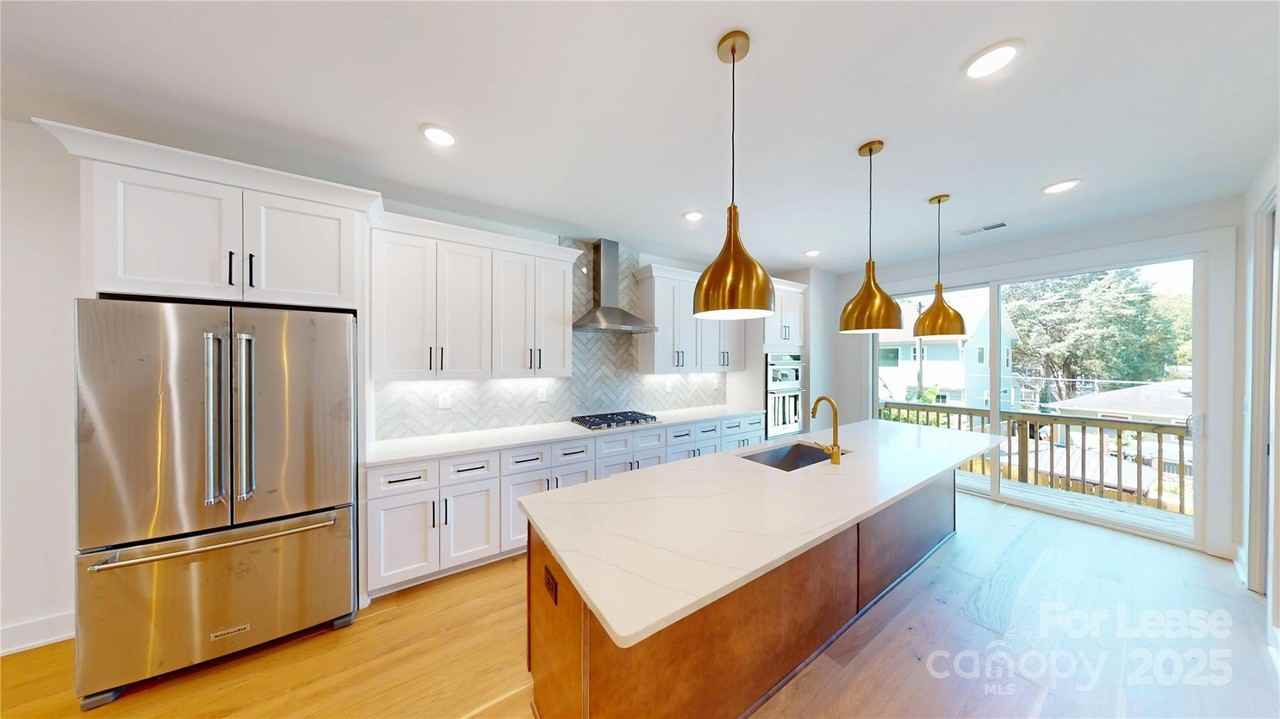 156 Mattoon St - Photo 3 of 27