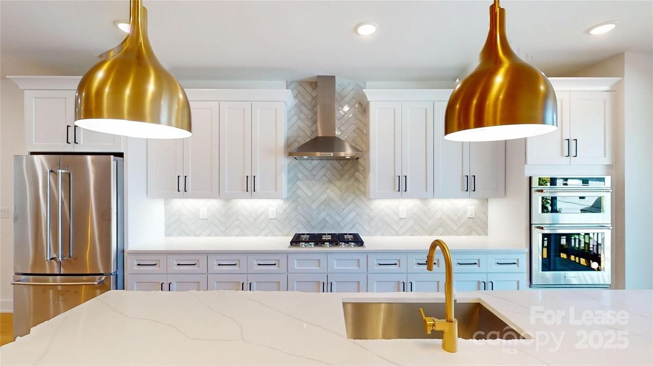 156 Mattoon St - Photo 4 of 27