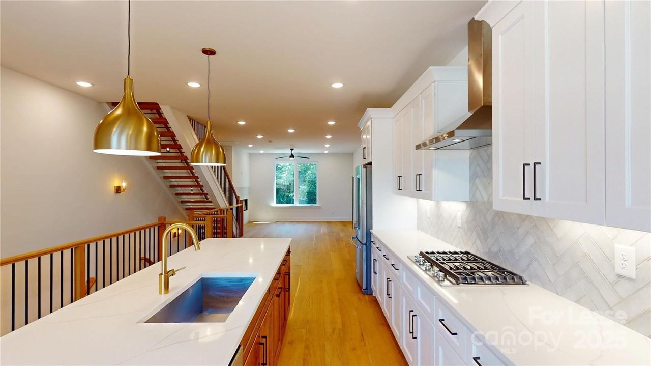 156 Mattoon St - Photo 7 of 27