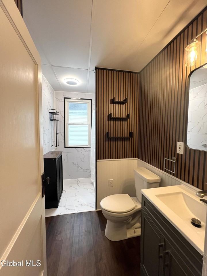 83 Arnold Ave 2nd Fl #2ndFL - Photo 7 of 22