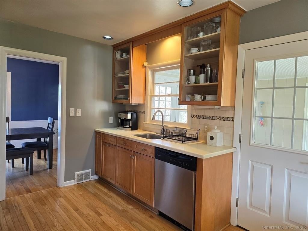 856 Shagbark Dr - Photo 2 of 36