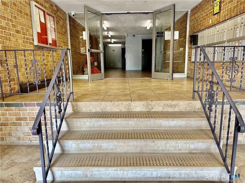 157 Bull Hill Ln #201 - Photo 3 of 4