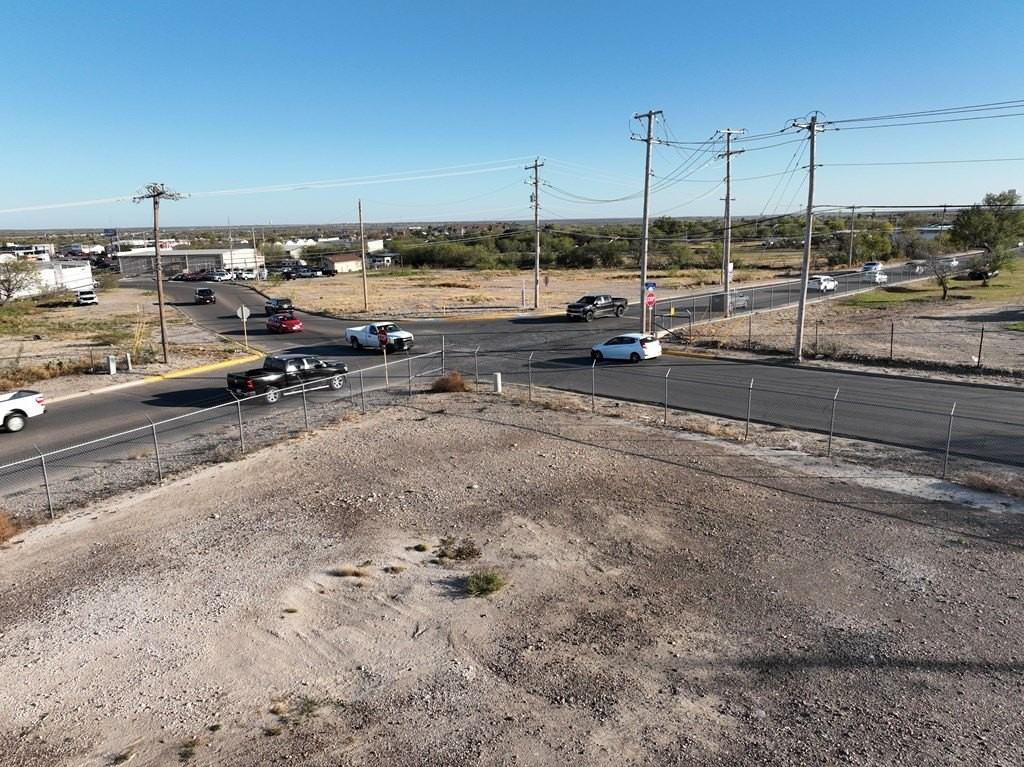 2080 Brown St - Photo 5 of 8