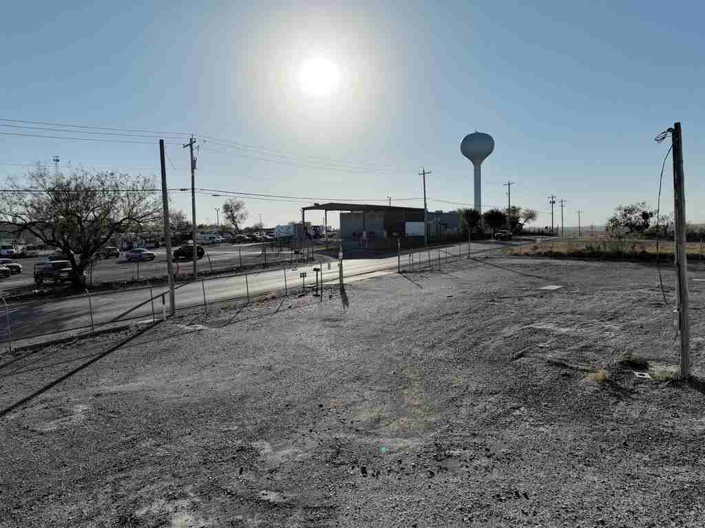 2080 Brown St - Photo 6 of 8