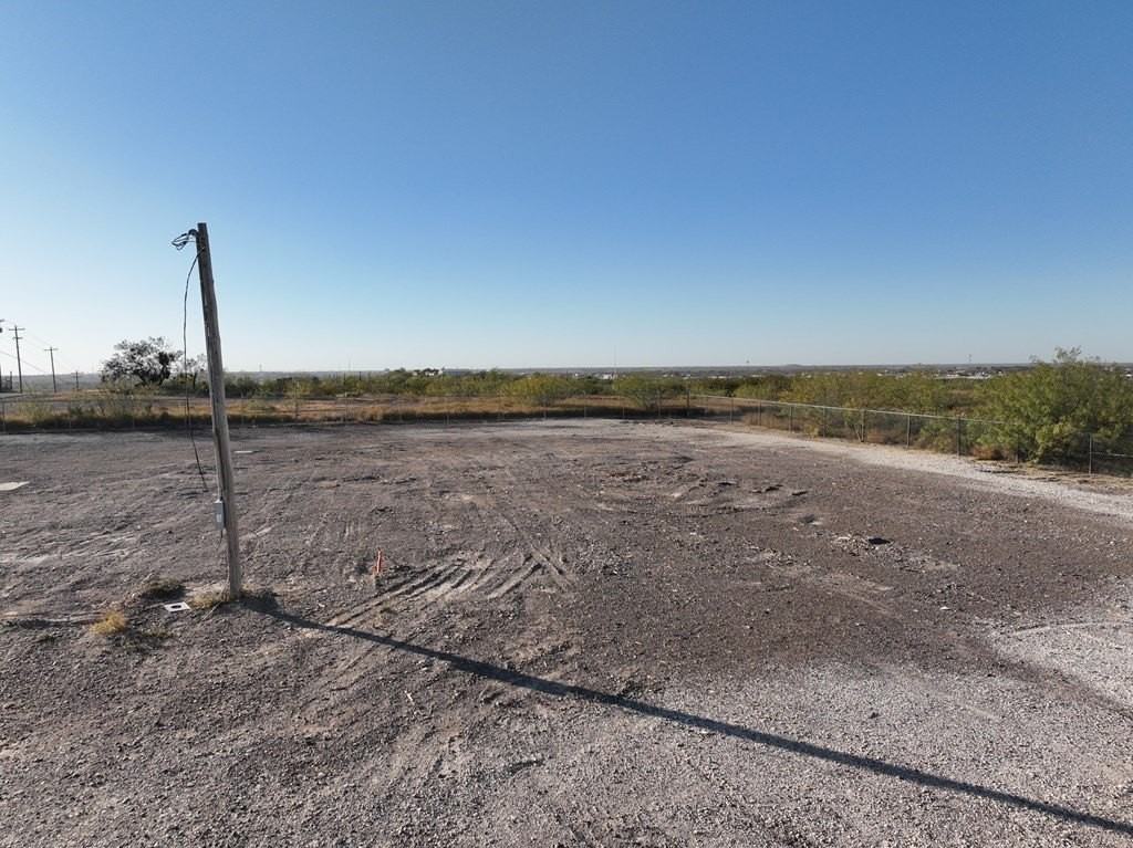 2080 Brown St - Photo 7 of 8