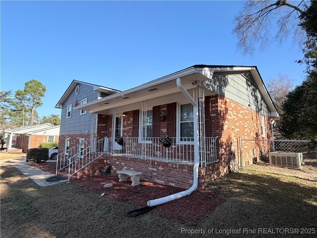 4946 Pinewood Dr - Photo 2 of 45