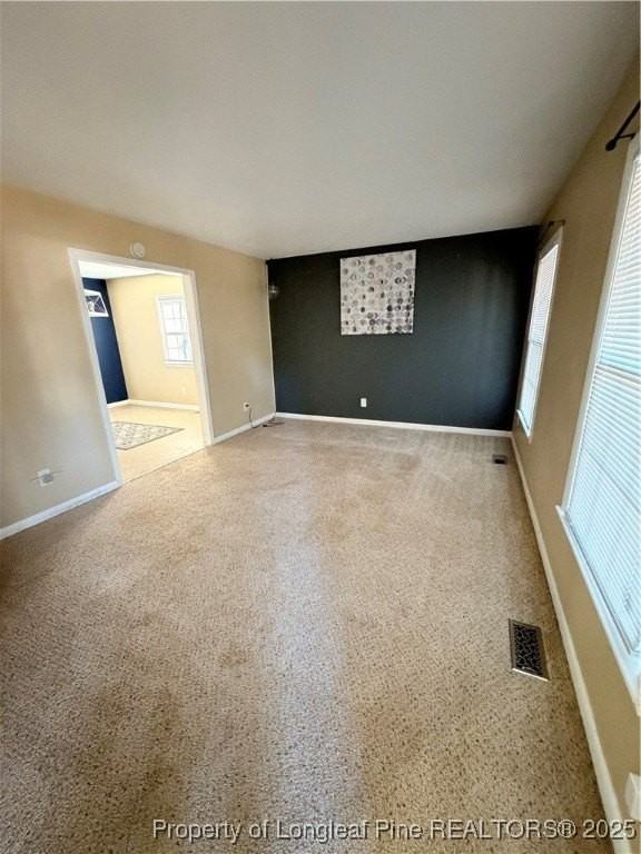 4946 Pinewood Dr - Photo 5 of 45