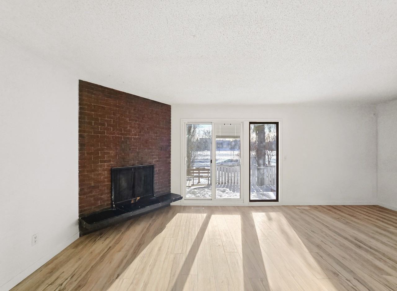 240 30 Ave Ne - Photo 6 of 21