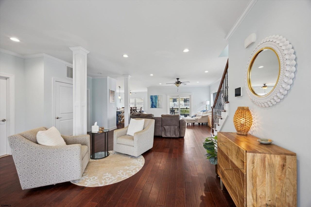 235 35th St S - Photo 4 of 50