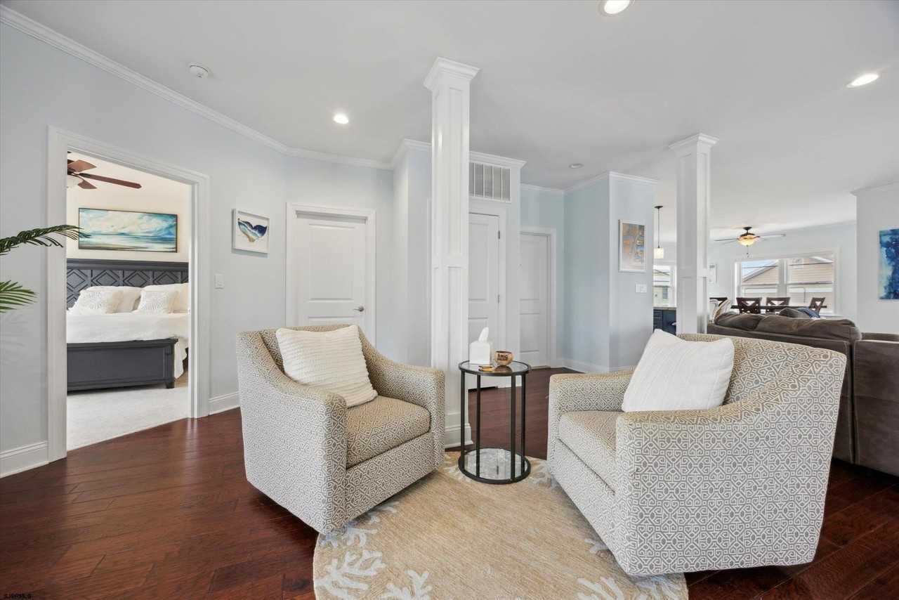 235 35th St S - Photo 5 of 50