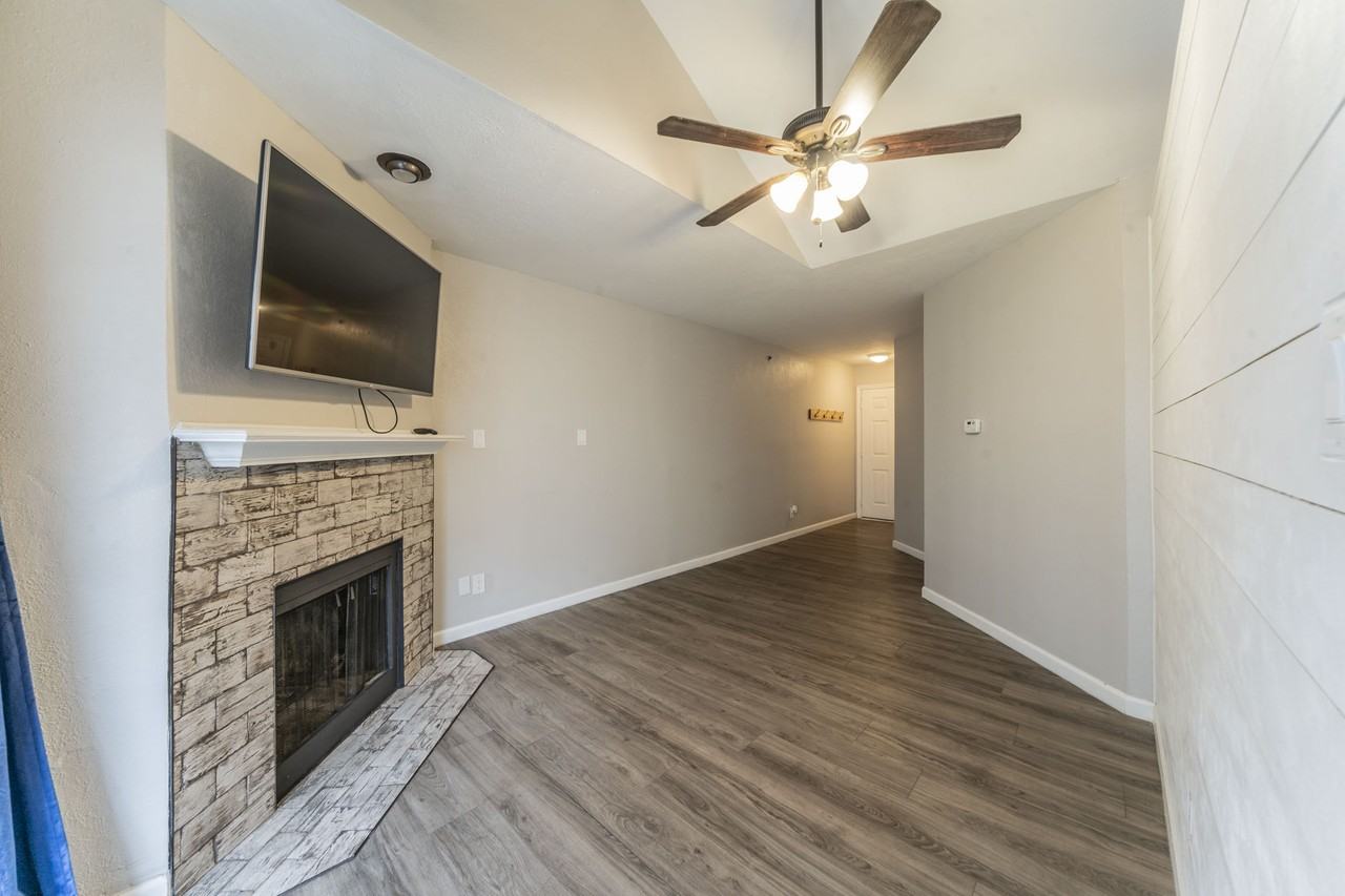 3033 San Jacinto St #327 - Photo 4 of 15