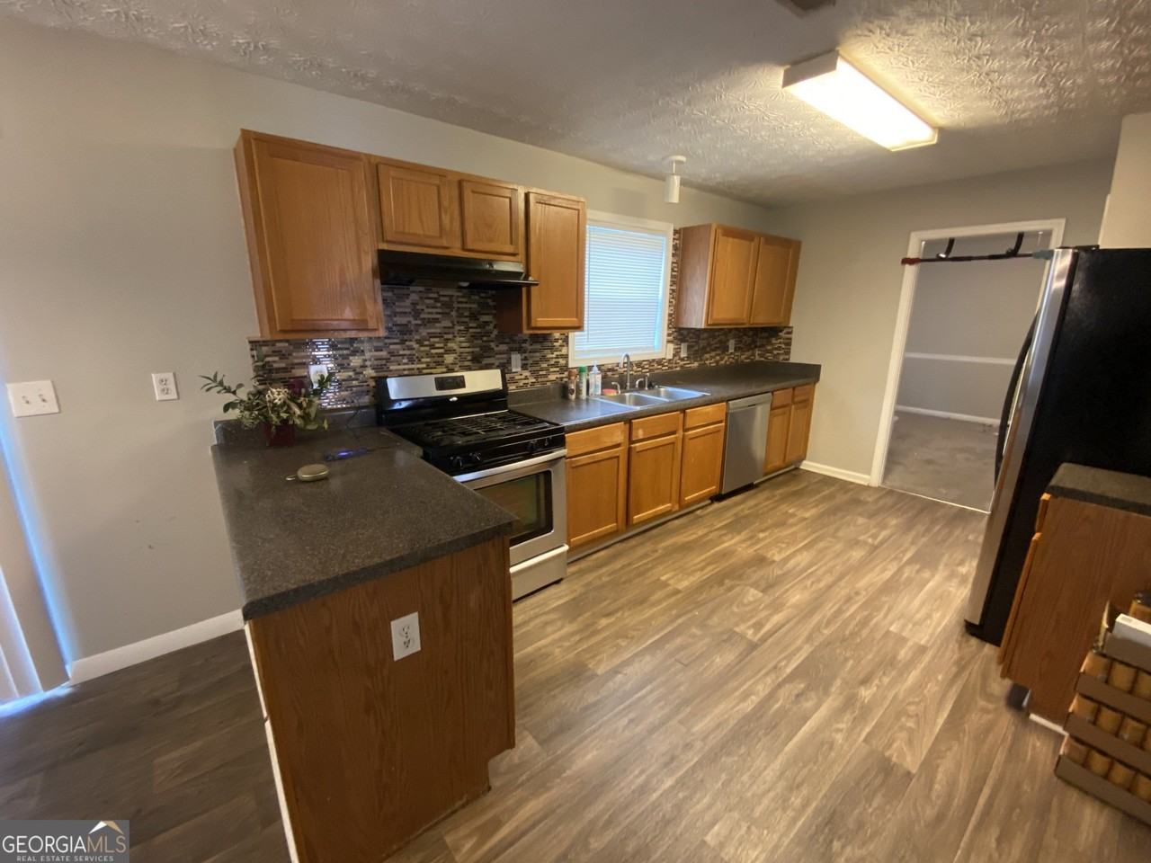 7952 Weathers Ct - Photo 2 of 4