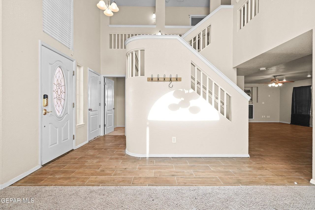 3820 Tierra Campa Dr - Photo 5 of 35