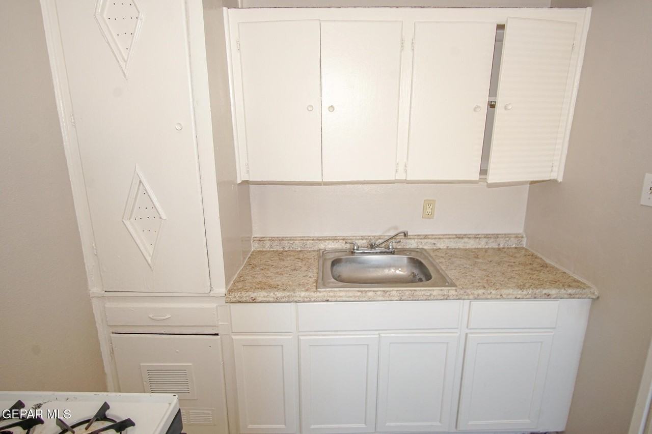 1317 Saint Johns Dr Apt 1 #1 - Photo 6 of 11