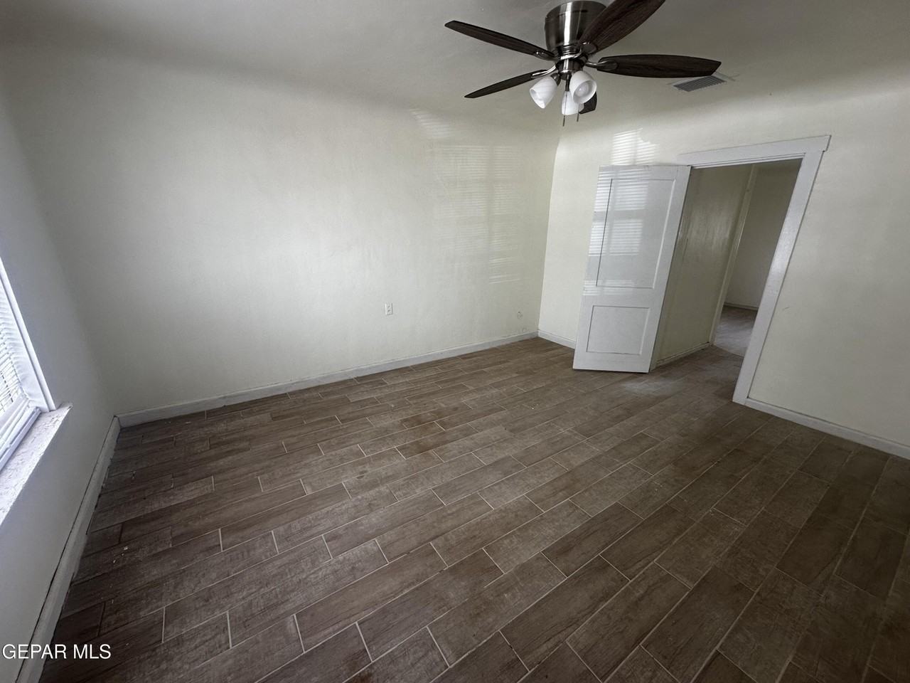 7024 4th St - Photo 2 of 9