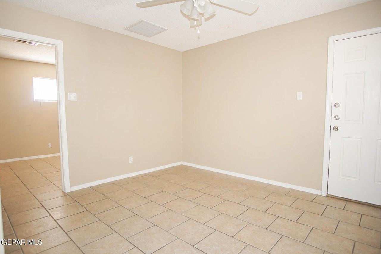 8612 Lawson St Apt 7 #7 - Photo 4 of 13
