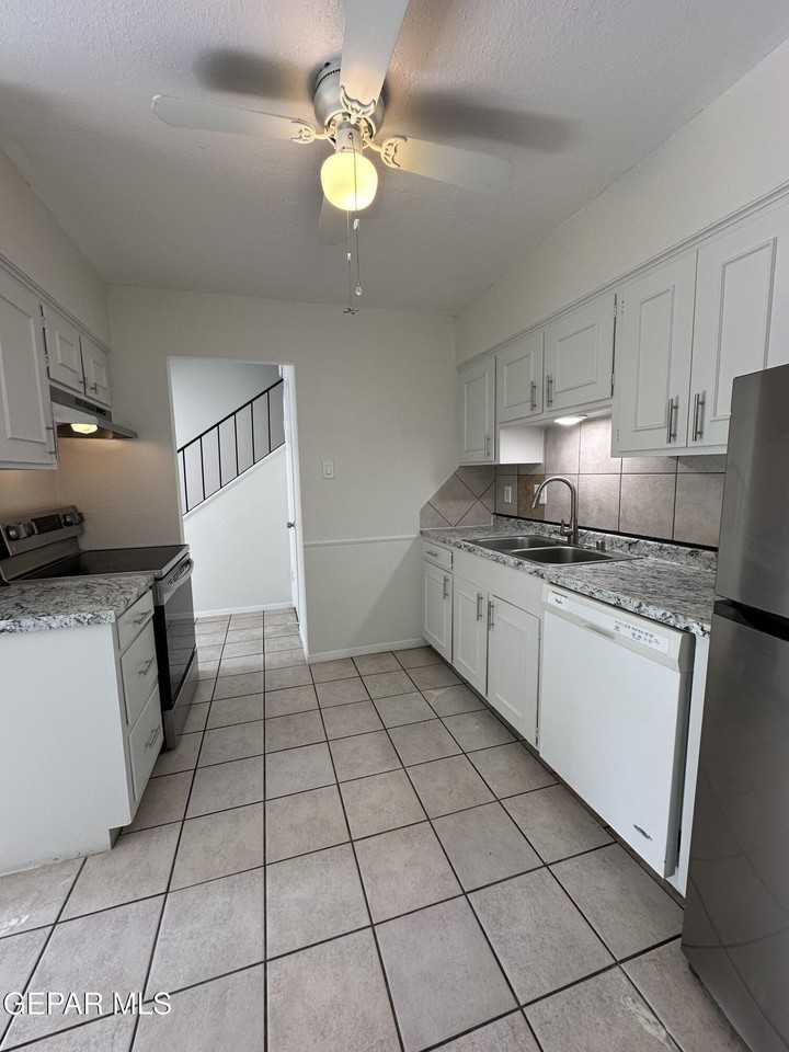 6713 Escondido Dr Apt C #C - Photo 6 of 13