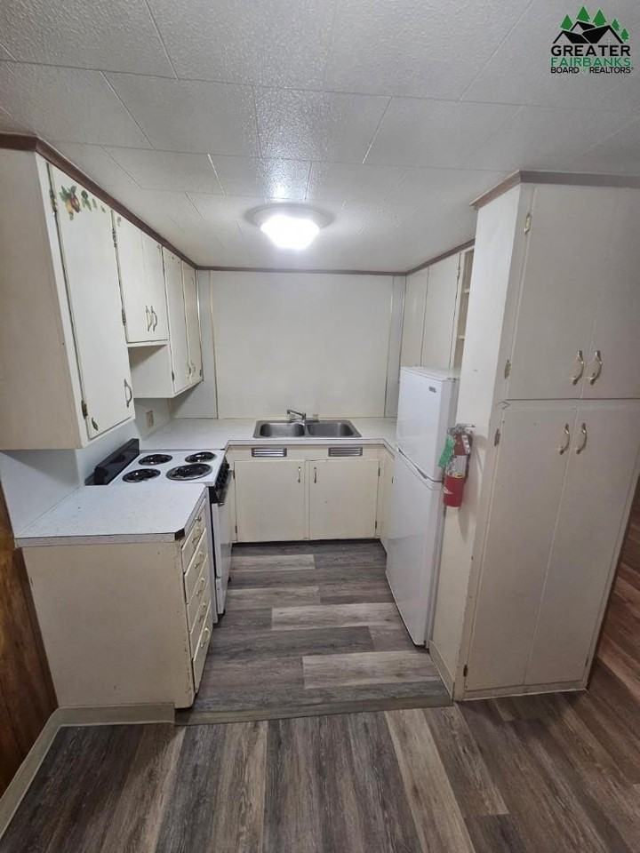 1901 Mary Ann St - Photo 4 of 10