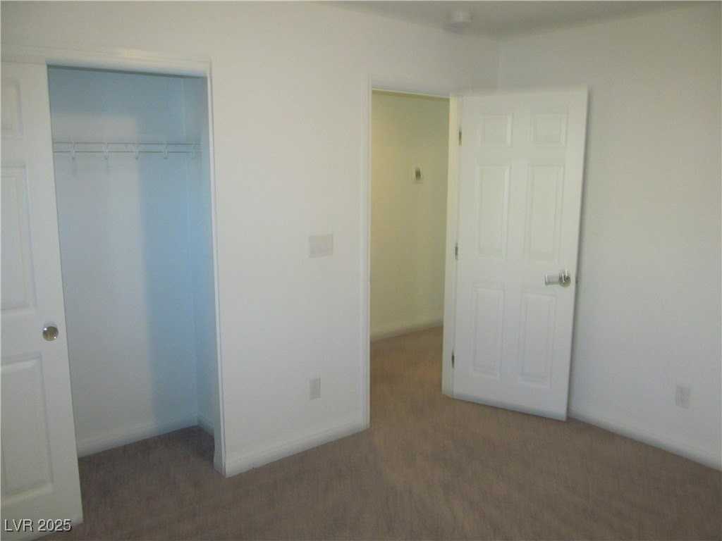 7653 Sandhaven St - Photo 7 of 8