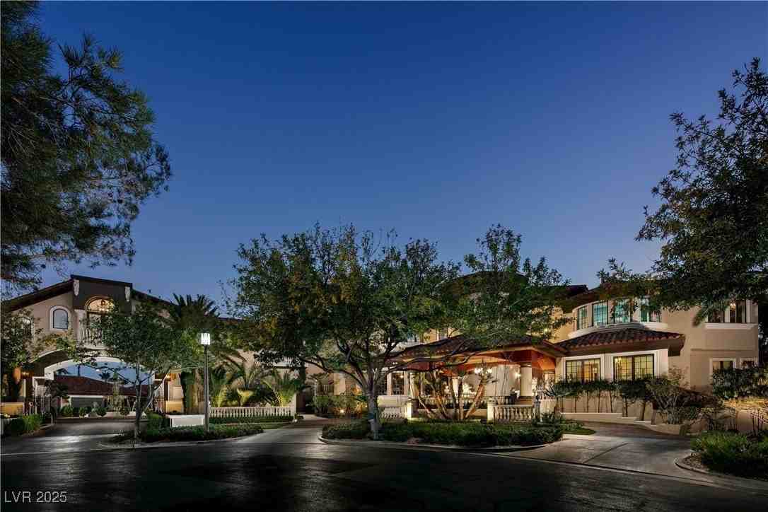 8801 Palm Greens Ct - Photo 5 of 50