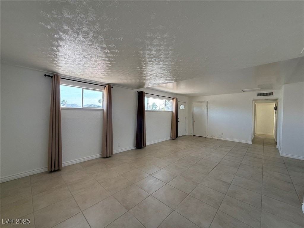 2721 Webster St - Photo 3 of 24