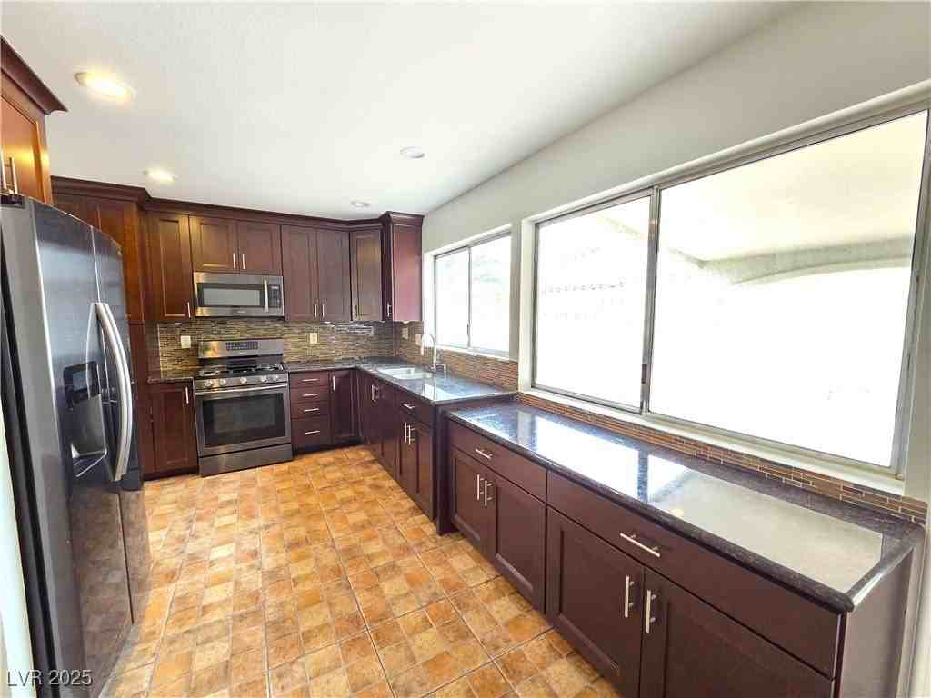 3139 Belvedere Dr - Photo 6 of 27