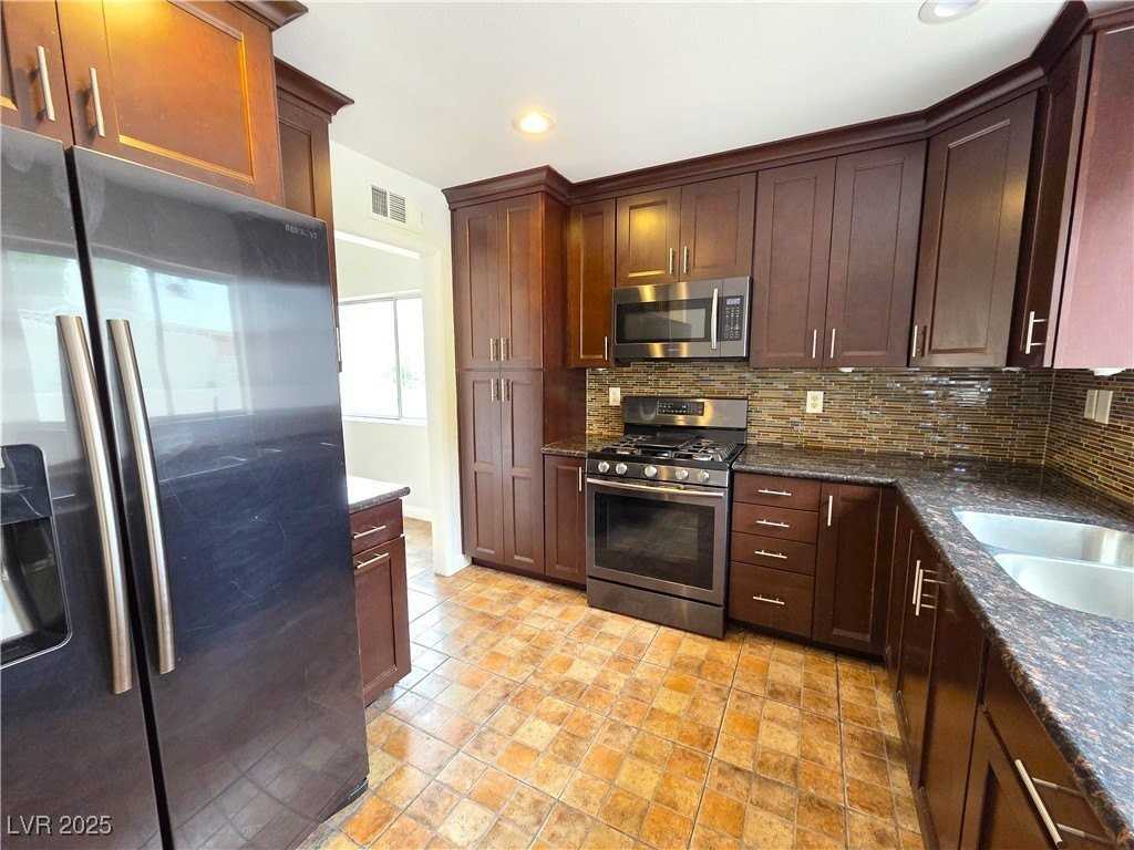 3139 Belvedere Dr - Photo 7 of 27