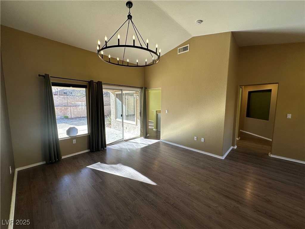 9945 Bundella Dr - Photo 4 of 25