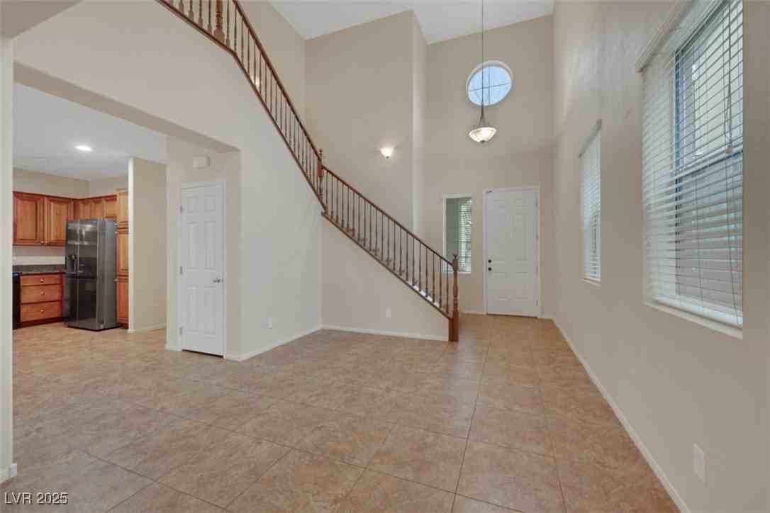 6125 Sugartree Ave - Photo 2 of 20