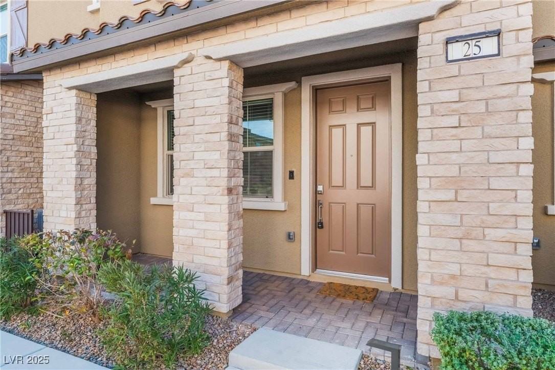 25 Alamere Falls Dr - Photo 2 of 21