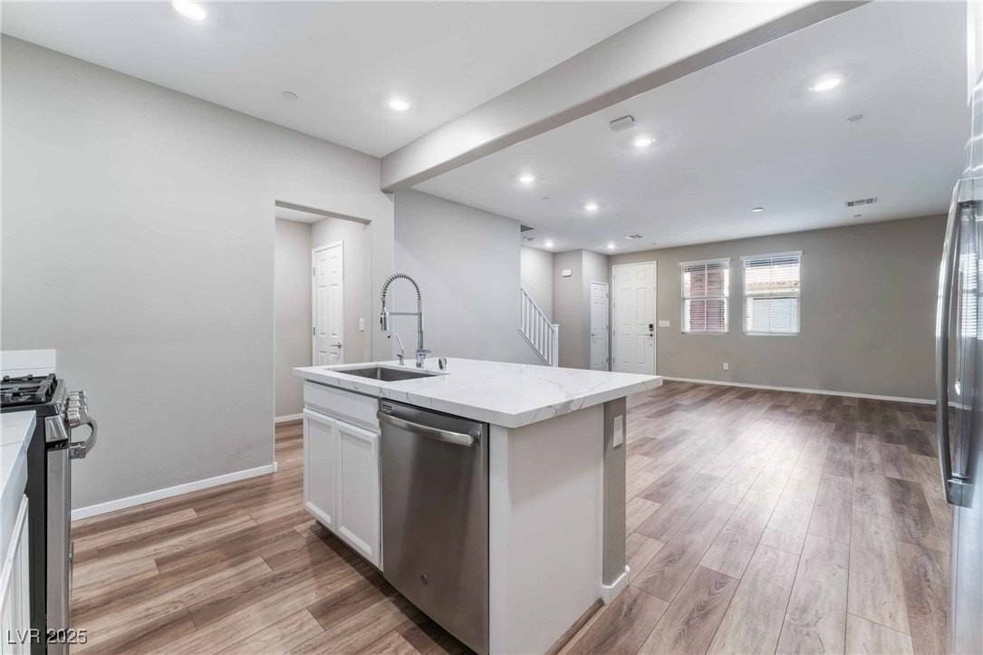 25 Alamere Falls Dr - Photo 7 of 21