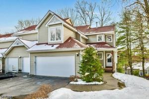 featured image of 15 Heritage Ct