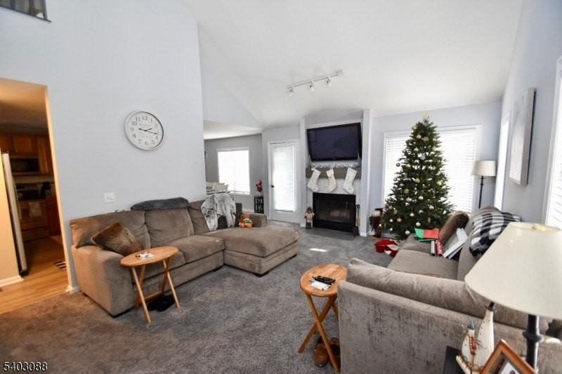 15 Heritage Ct - Photo 2 of 12