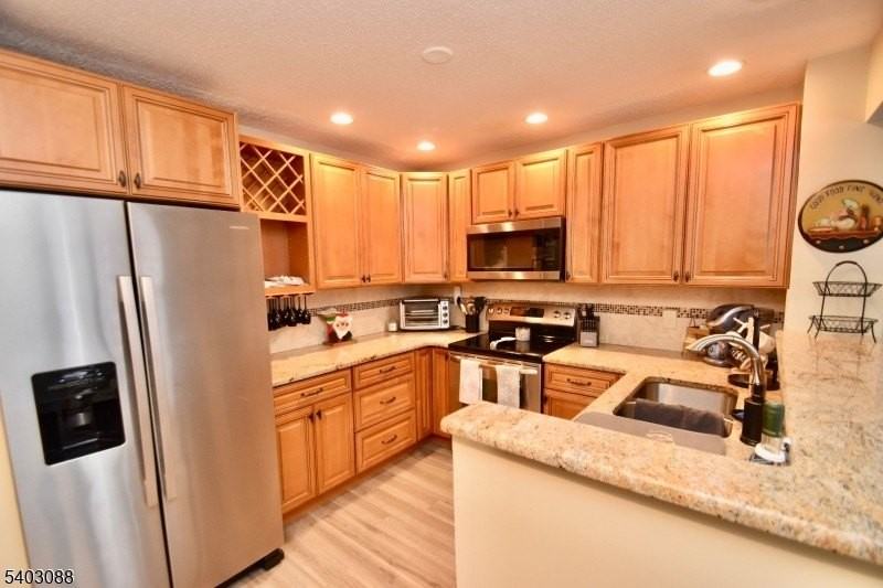 15 Heritage Ct - Photo 3 of 12