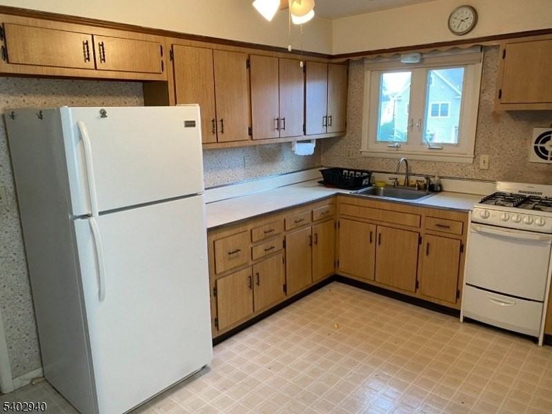 172 Kanouse St #2 - Photo 5 of 13