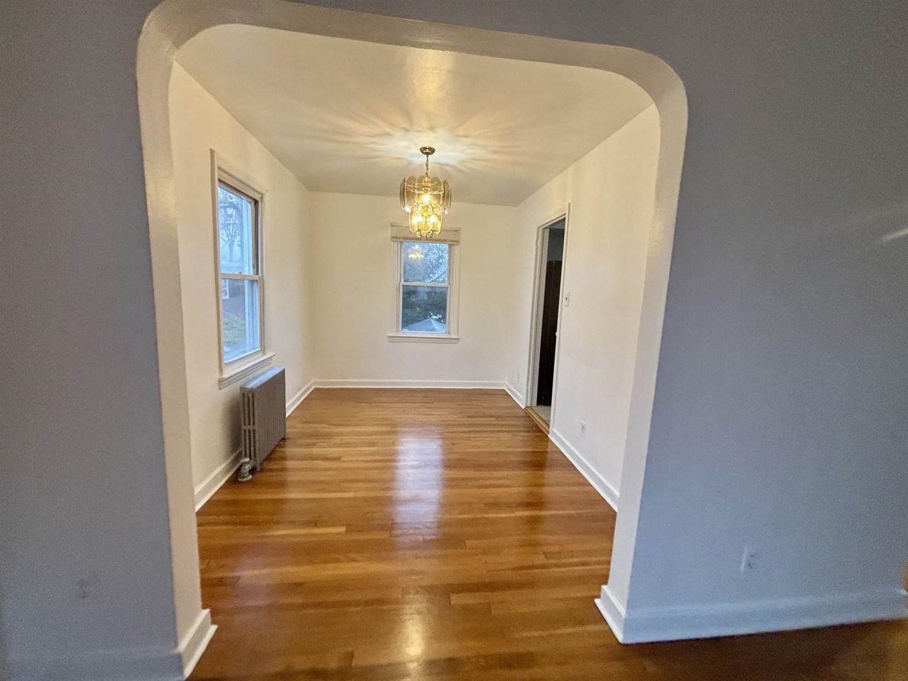 299 Wilson Ave - Photo 3 of 10