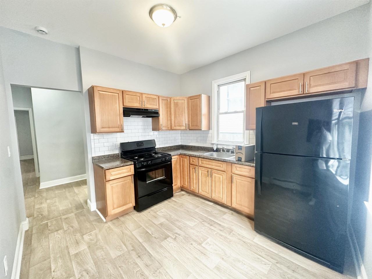 130 Grant Ave - Photo 2 of 18