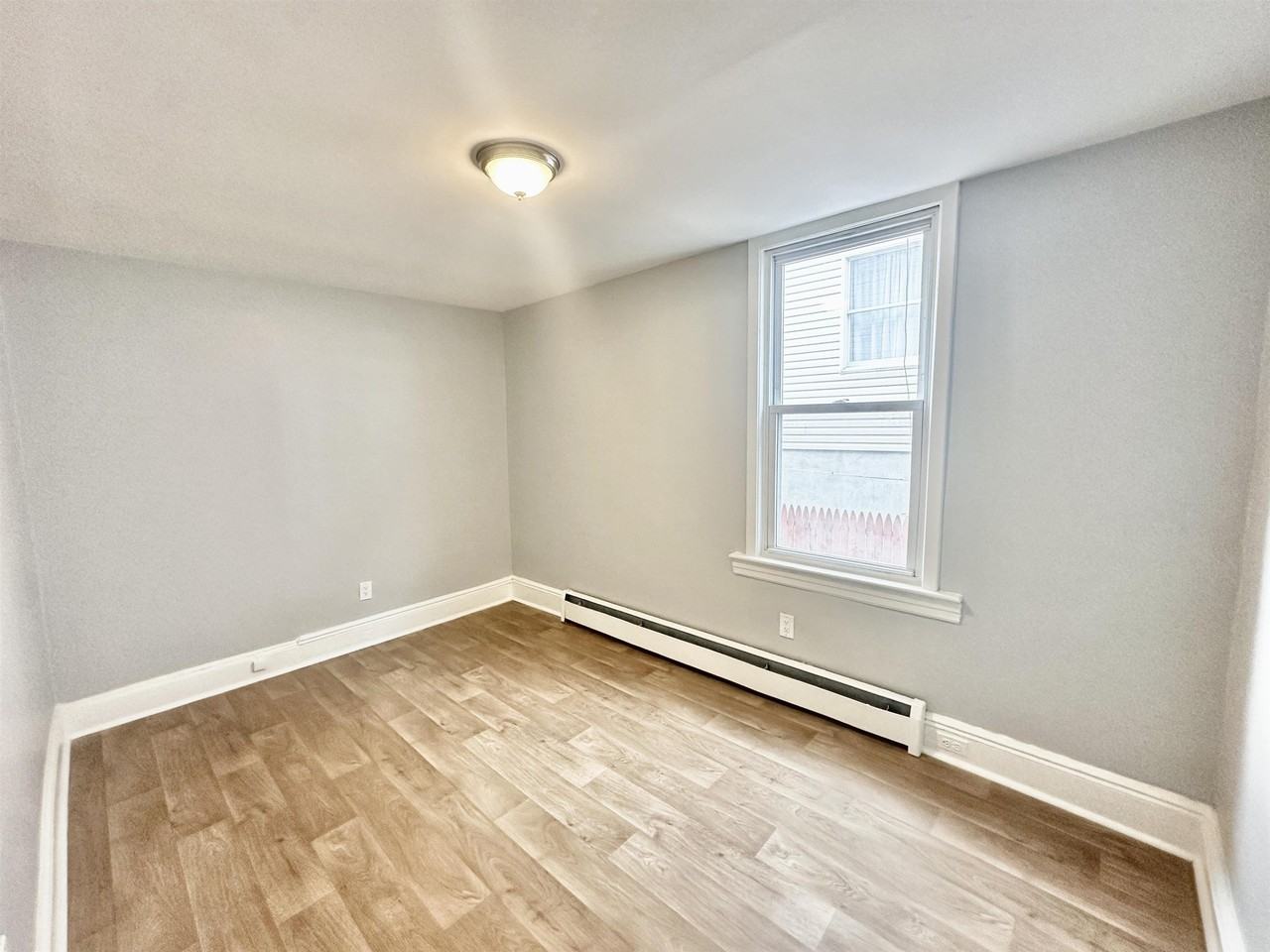 130 Grant Ave - Photo 7 of 18