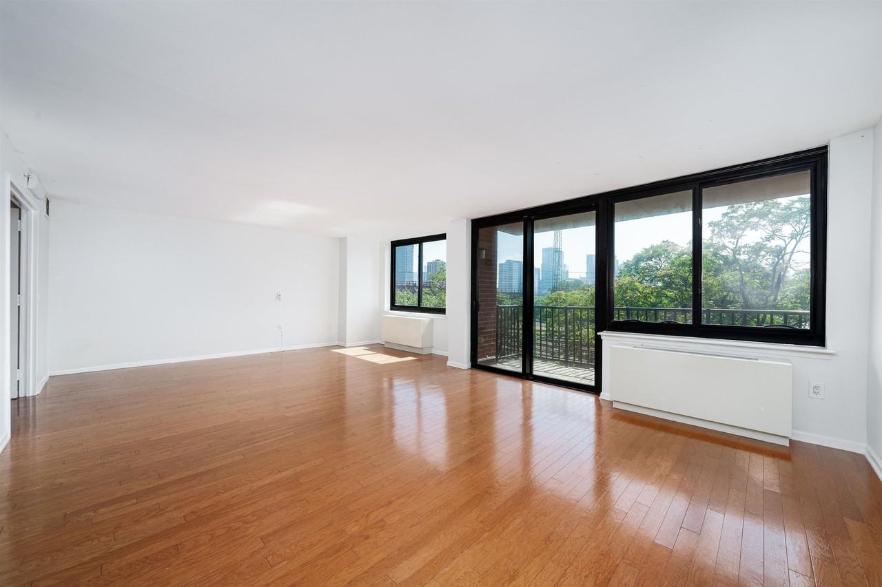 700 Grove St #5K - Photo 3 of 25