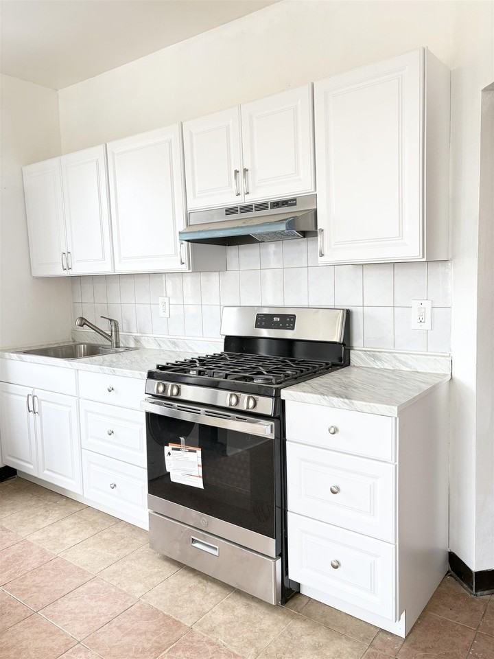 1870 John F Kennedy Blvd #2A - Photo 3 of 6