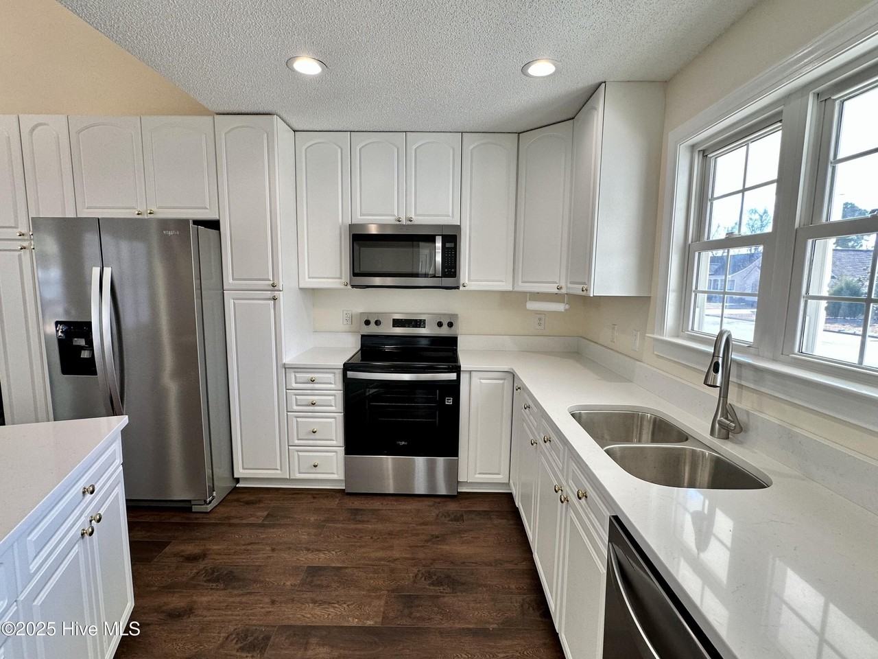 2710 Tonya Ct - Photo 4 of 20