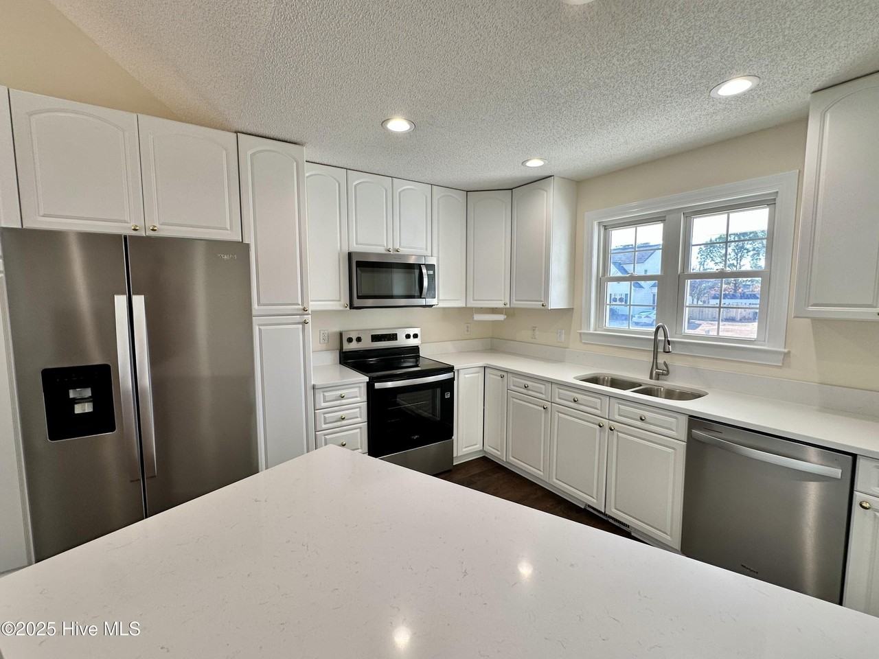 2710 Tonya Ct - Photo 6 of 20