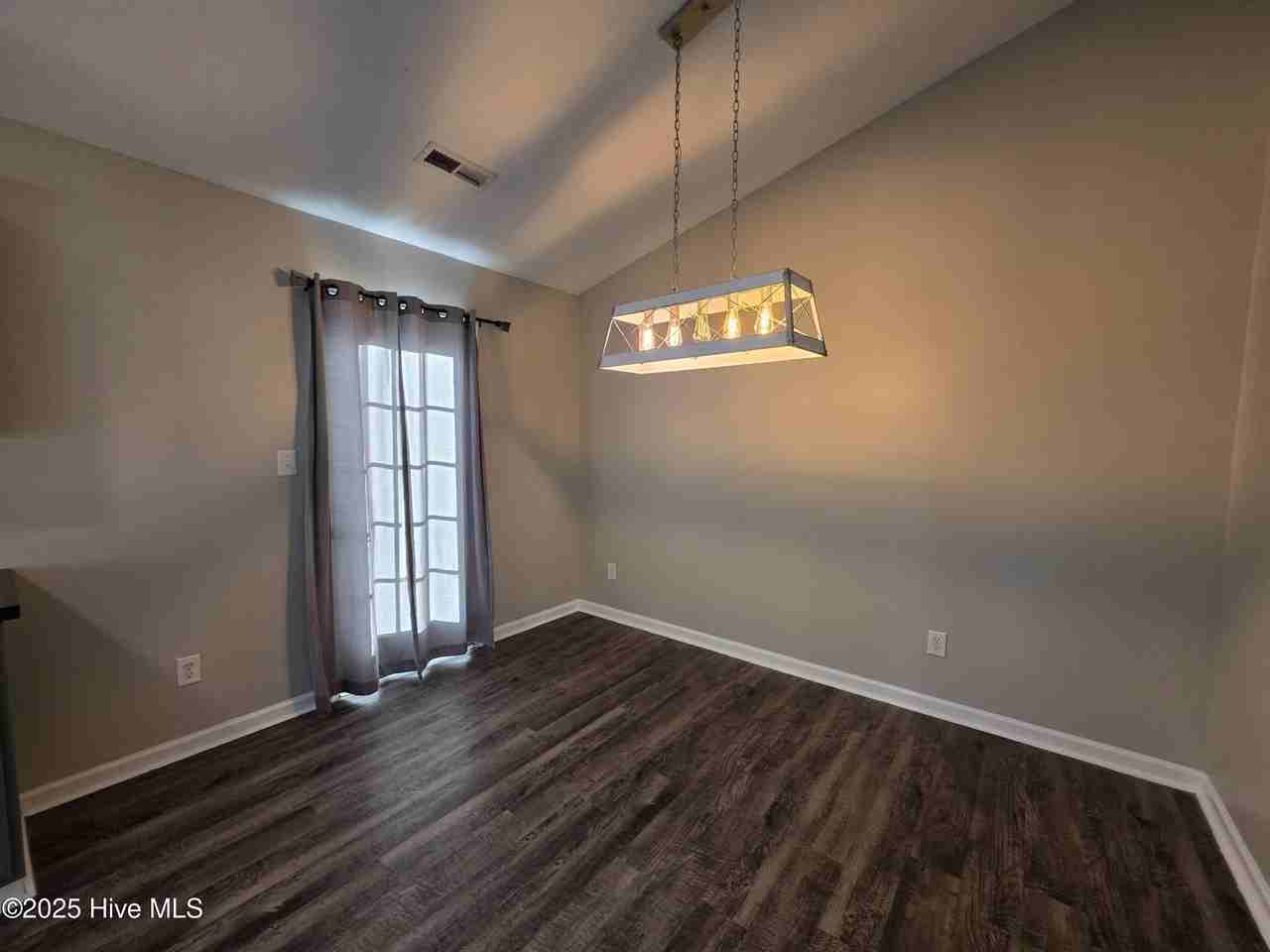 105 Marina Leigh Dr - Photo 6 of 19