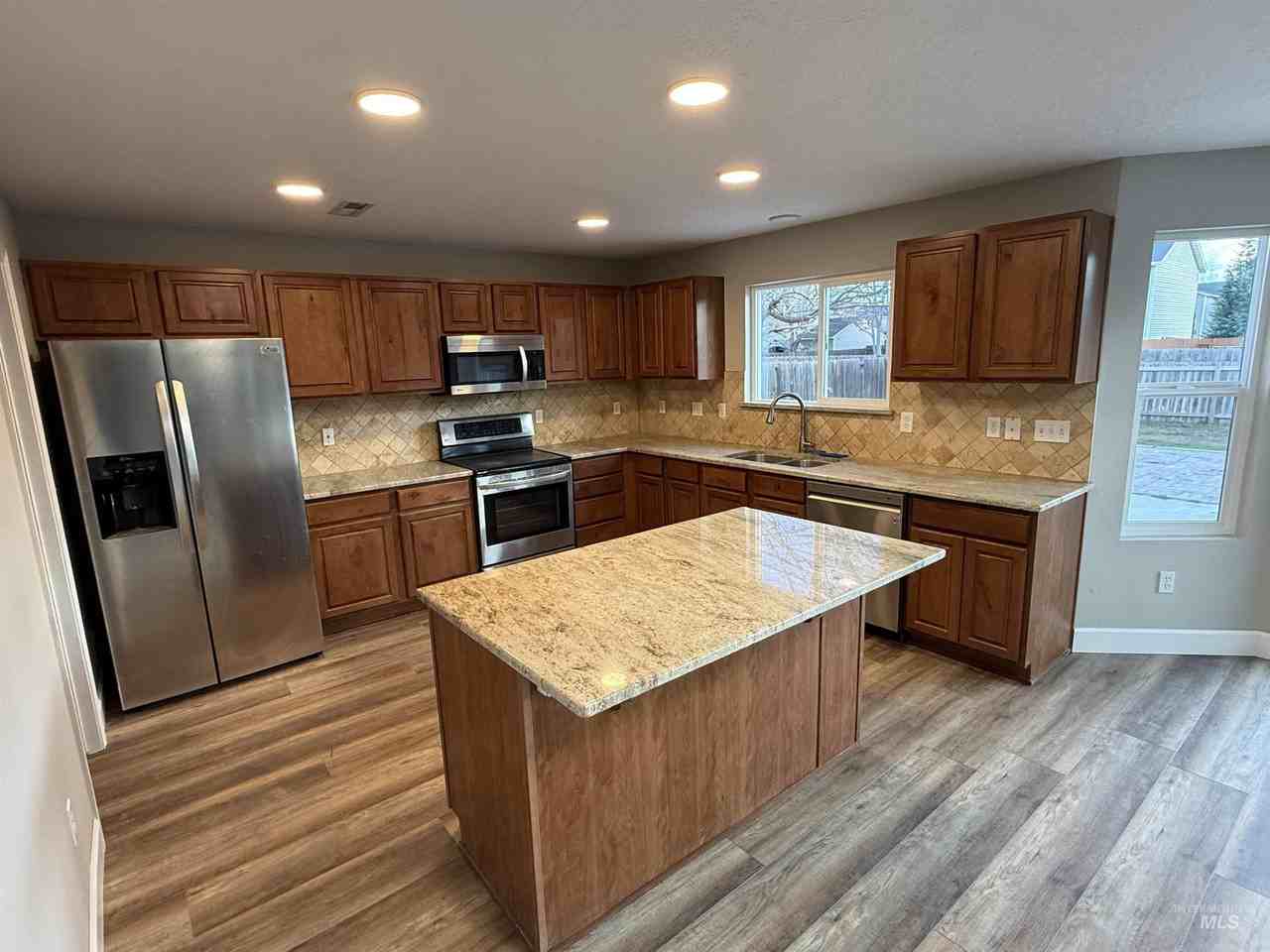 2023 W Michelle Dr - Photo 6 of 23